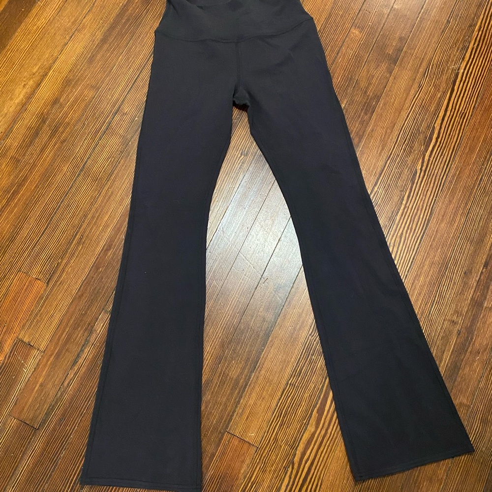 Alo yoga flare pants